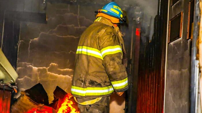 Incendio en una vivienda de la colonia Centro América, San Salvador ...