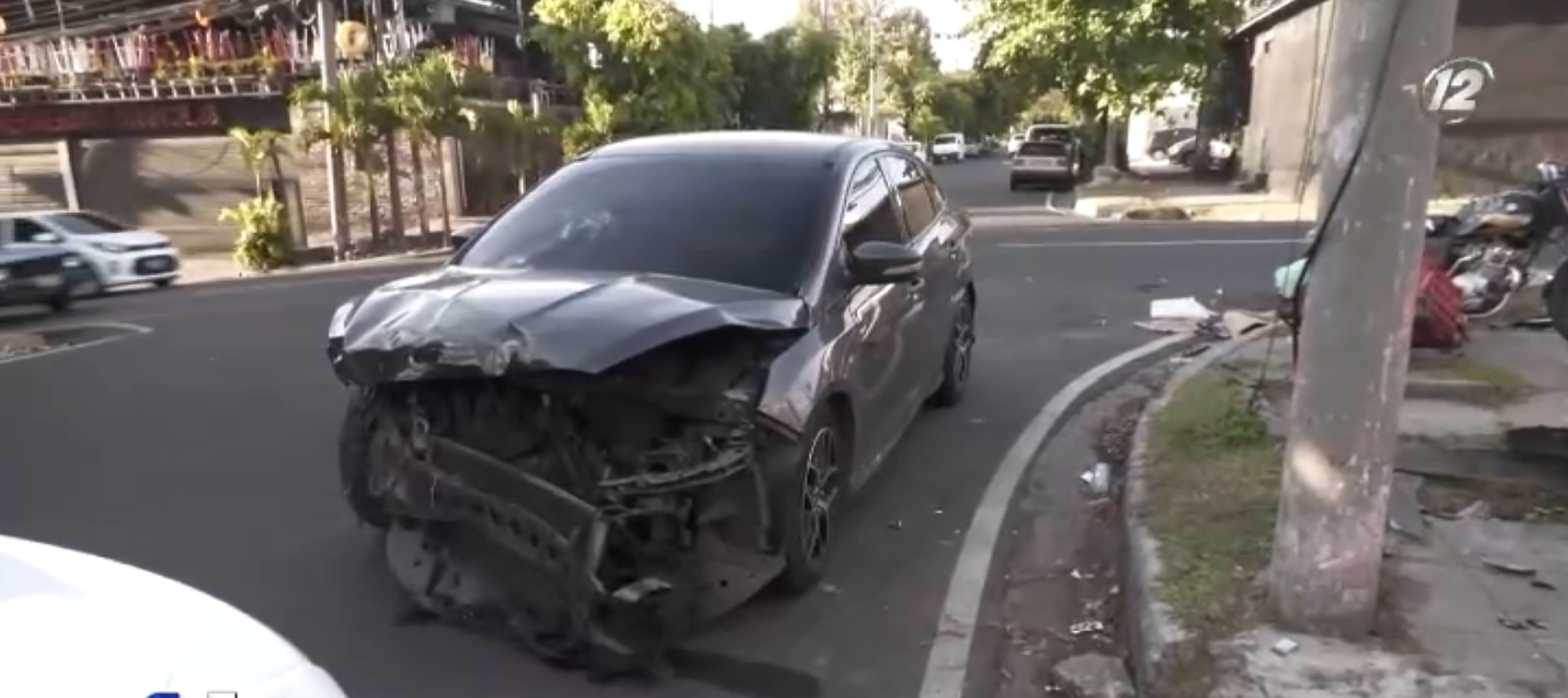 Conductor ebrio provoca accidente en San Salvador - Canal 12 de El Salvador