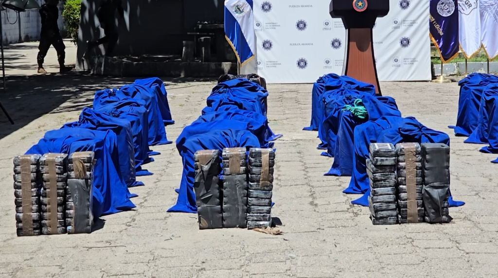 Autoridades decomisan droga valorada en $35 millones en alta mar ...