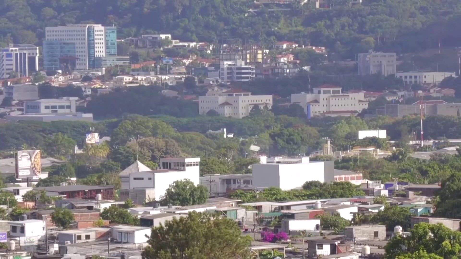 Disminución de la pobreza relativa en El Salvador - Canal 12 de El Salvador