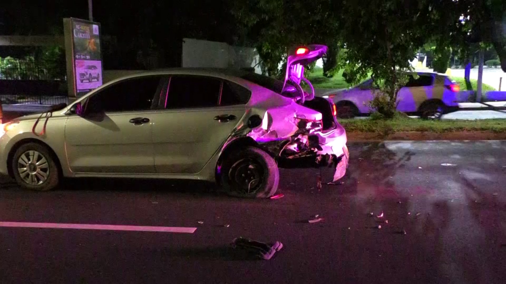 Accidente de tránsito en bulevar de Los Próceres - Canal 12 de El Salvador