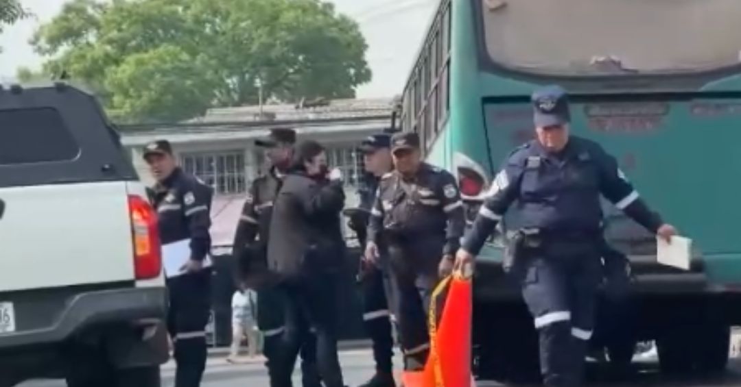 Adulto mayor fallece atropellado por microbús de Ruta 23 en Mejicanos ...